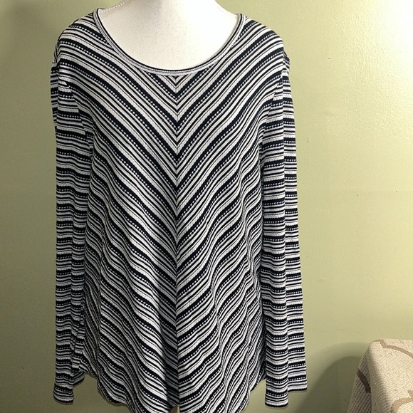 Chico’s Hummingbird Stripe Scoop-Neck long sleeve top - Picture 15 of 15